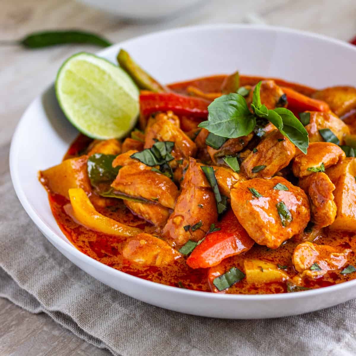 THAI RED CHICKEN CURRY