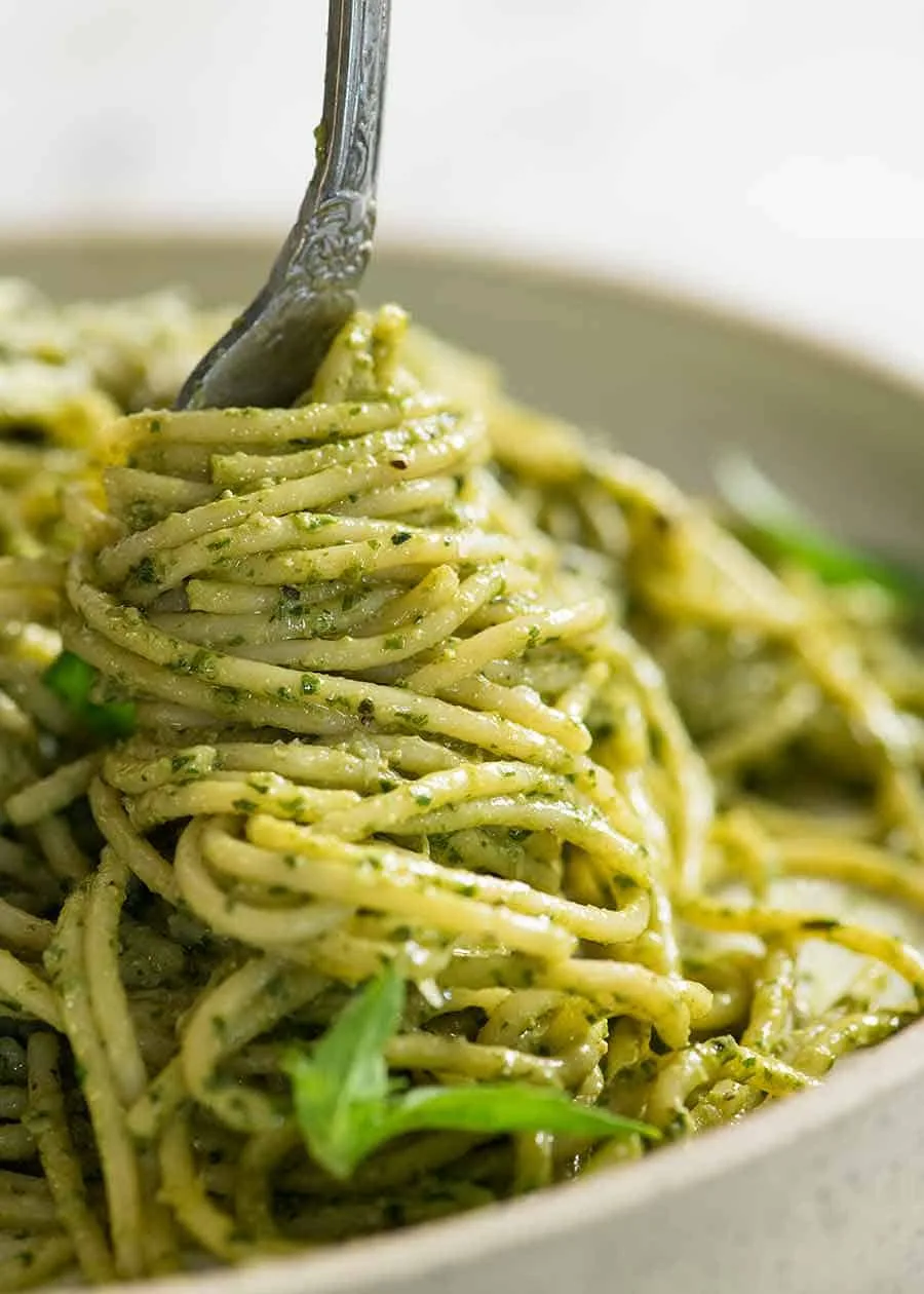 SPAGHERTI  BASIL PESTO