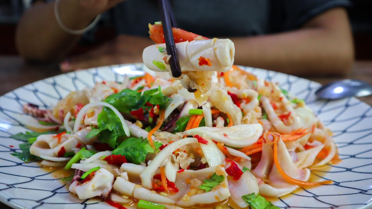 Thai Raw Papaya with Cuttlefish